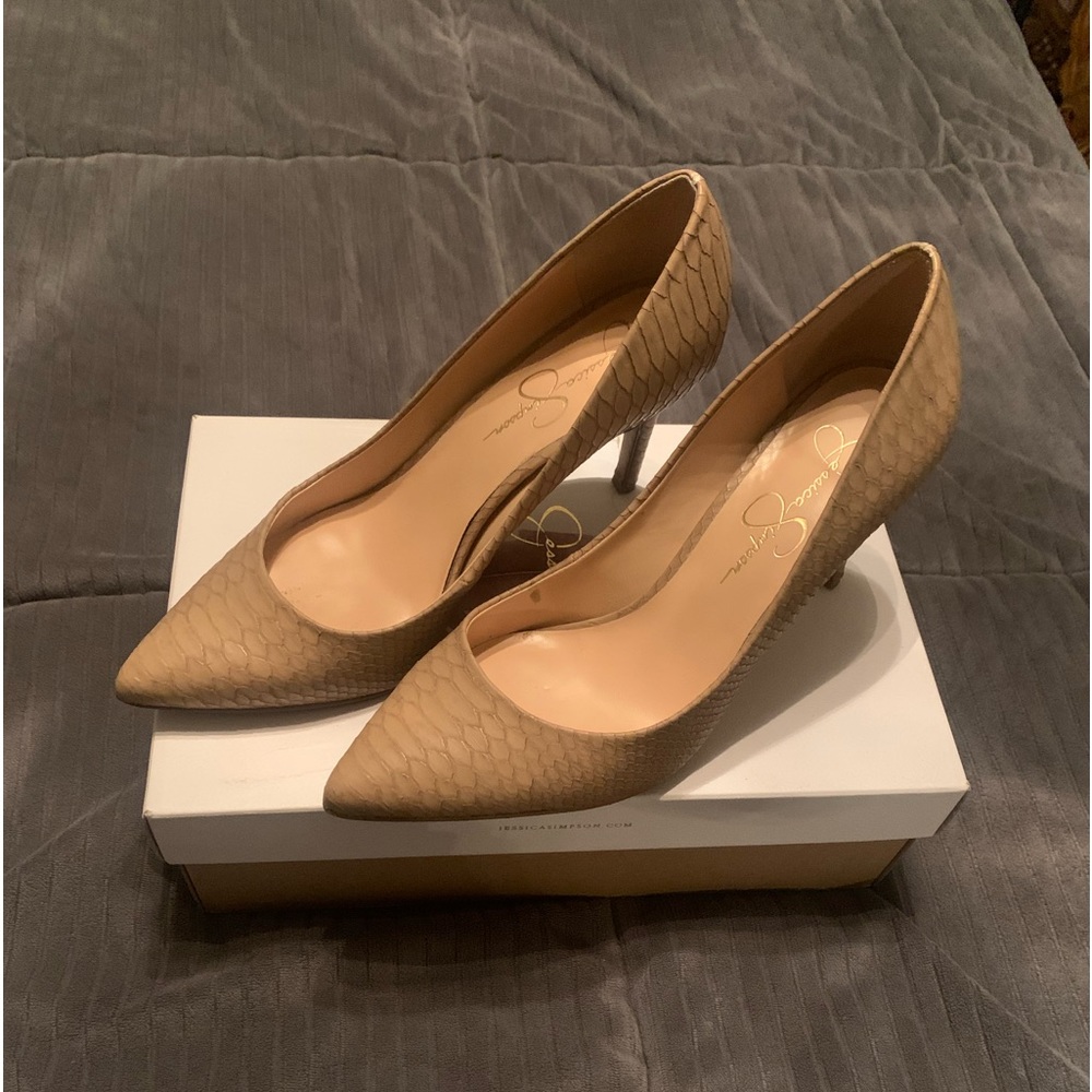 Jessica Simpson Nude Levin Pumps Size 8
